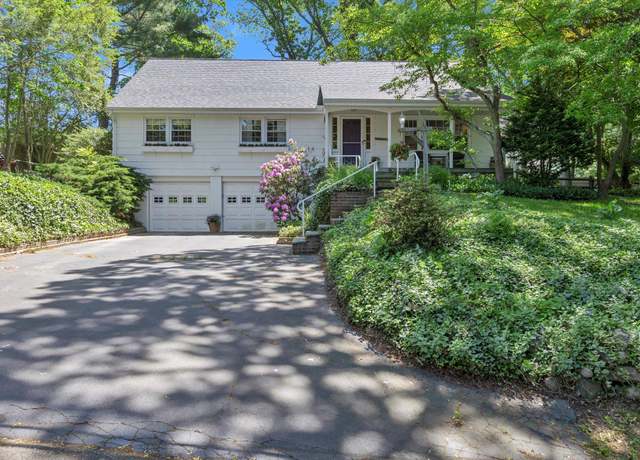 Property at 10 Bay Dr W, Huntington Bay, NY 11743, 4 beds, 2 baths