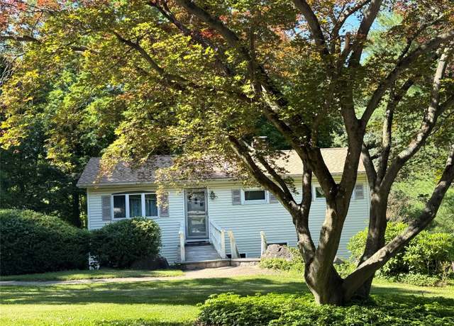 Property at 3 Galloway Ln, Cortlandt Manor, NY 10567, 3 beds, 1.5 baths