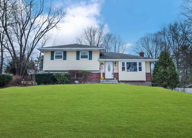Property at 3 Spruce Dr, Nanuet, NY 10954, 3 beds, 2 baths
