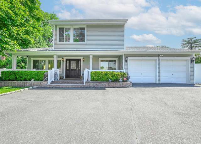 Property at 239 Walnut Rd, Glen Cove, NY 11542, 5 beds, 2.5 baths