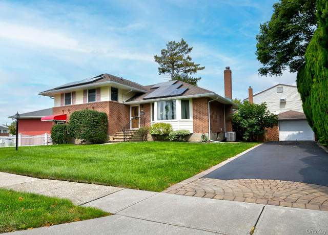 Property at 3895 Green Pl, Bethpage, NY 11714, 4 beds, 3 baths