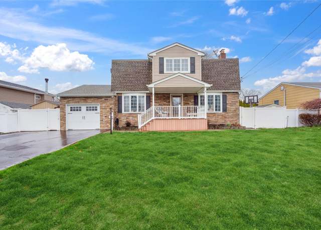 Property at 75 Moody Ave, Islip, NY 11751, 4 beds, 2.5 baths