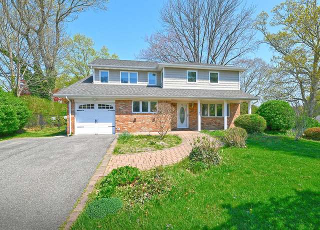 Property at 55 Cross Bow Ln, Commack, NY 11725, 4 beds, 3.5 baths