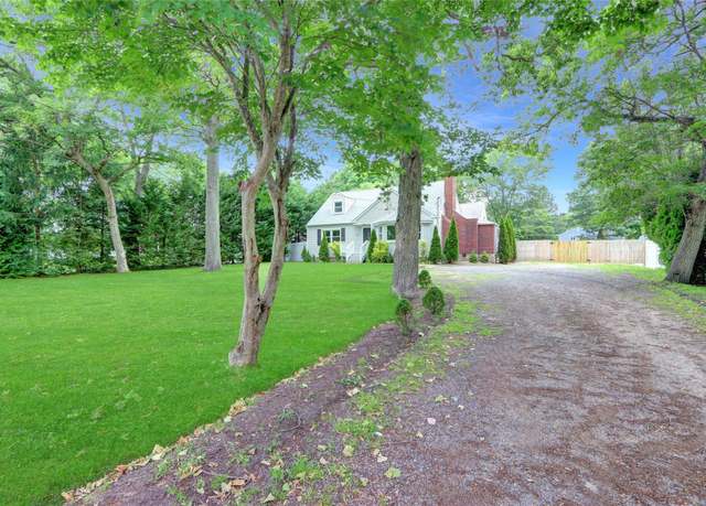 Property at 347 Clay Pitts Rd, Northport, NY 11731, 4 beds, 2 baths