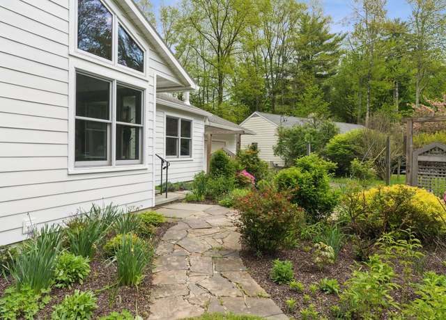 Property at 207 Elwyn Dr, Woodstock, NY 12498, 3 beds, 2 baths