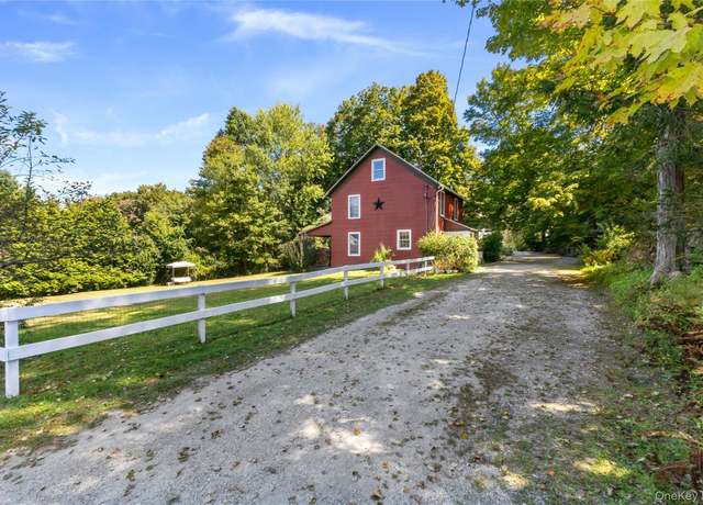 Property at 168 Gleneida Ridge Rd, Carmel, NY 10512, 2 beds, 1 bath