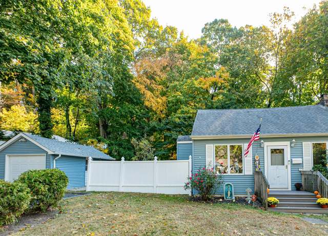 Property at 76 N Woodhull Rd, Huntington, NY 11743, 4 beds, 2 baths