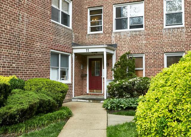 Property at 11 Edwards St Unit 1D, Roslyn Heights, NY 11577, 1 bed, 1 bath