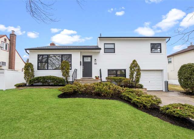 Property at 4005 Demont Rd, Seaford, NY 11783, 4 beds, 2 baths