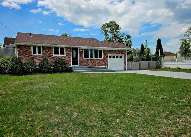 Property at 30 Eugene Dr, Kings Park, NY 11754, 3 beds, 2 baths