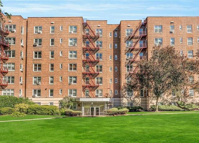Property at 1300 Midland Ave Unit A35, Yonkers, NY 10704, 2 beds, 1 bath