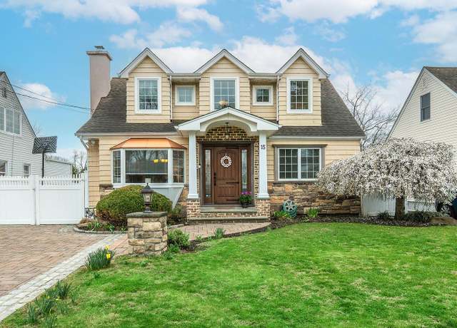 Property at 15 Laurel Ave, Glen Cove, NY 11542, 4 beds, 4 baths
