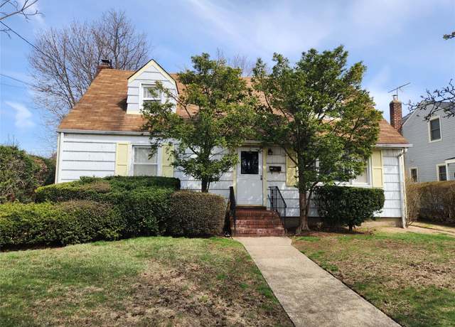 Property at 70 Lincoln Rd, Hempstead, NY 11550, 4 beds, 2 baths