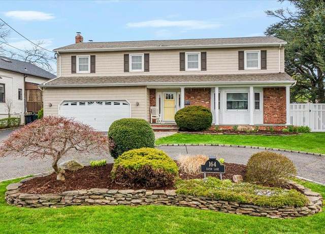 Property at 164 Eaton Ln, West Islip, NY 11795, 5 beds, 2.5 baths