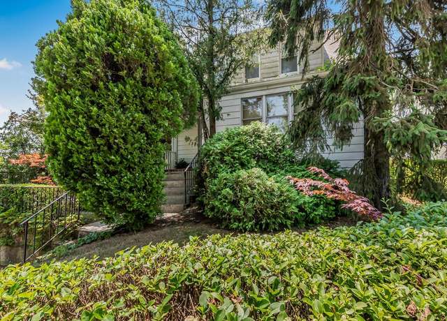 Property at 300 Odell Ave, Yonkers, NY 10703, 3 beds, 2 baths