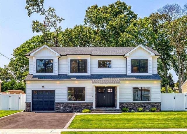 Property at 9 Venus Rd, Syosset, NY 11791, 5 beds, 4 baths
