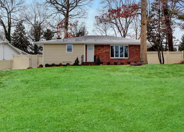 Property at 35 Eagle Ln, Hauppauge, NY 11788, 3 beds, 1 bath