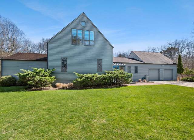 Property at 211 Red Dirt Rd, East Hampton, NY 11937, 4 beds, 3.5 baths
