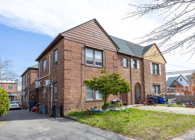 Property at 154-39 64 Ave, Flushing, NY 11367, 8 beds, 4 baths