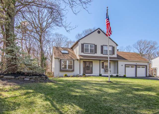 Property at 14 Samantha Dr, Coram, NY 11727, 3 beds, 2.5 baths