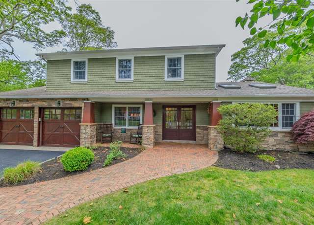 Property at 2 Quiet Ct, Miller Place, NY 11764, 4 beds, 2.5 baths