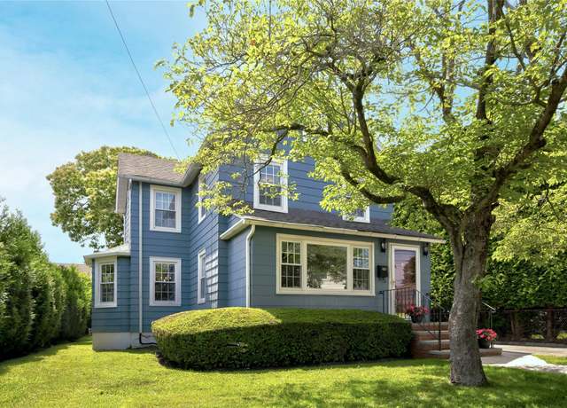 Property at 10 Cross St, Port Washington, NY 11050, 3 beds, 1.5 baths