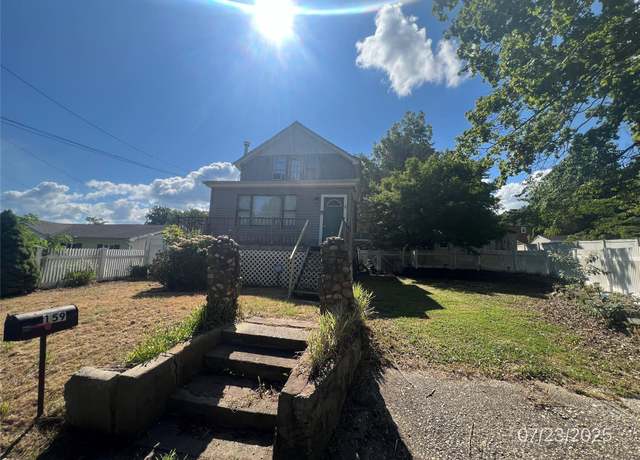 Property at 159 Rosewood Rd, Kings Park, NY 11754, 2 beds, 2.5 baths