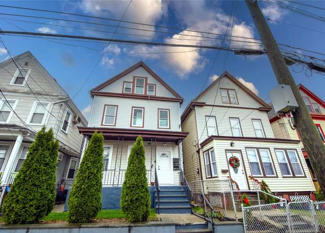 Property at 14 Elm St, Mount Vernon, NY 10550, 5 beds, 3 baths