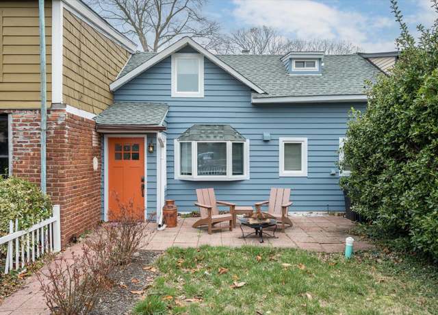 Property at 15 Jade St, Oakdale, NY 11769, 2 beds, 1.5 baths