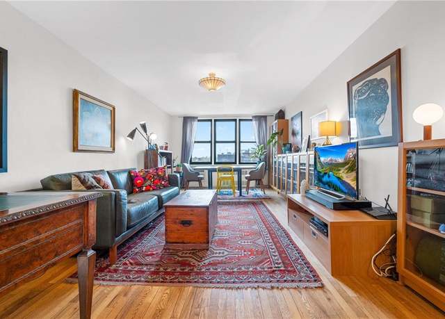 Property at 515 E 7th St Unit 5D, Brooklyn, NY 11218, 1 bed, 1 bath