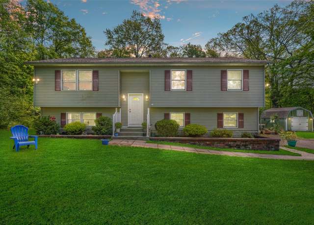 Property at 220 Twin Arch Rd, Rock Tavern, NY 10916, 3 beds, 3 baths