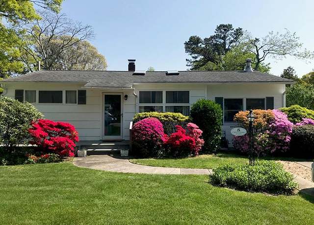 Property at 5 Chevy Chase Rd, Hampton Bays, NY 11946, 2 beds, 1 bath