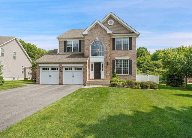 Property at 100 Fenton Way, Hopewell Junction, NY 12533, 3 beds, 2.5 baths