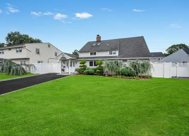 Property at 43 W Cabot Ln, Westbury, NY 11590, 4 beds, 2 baths