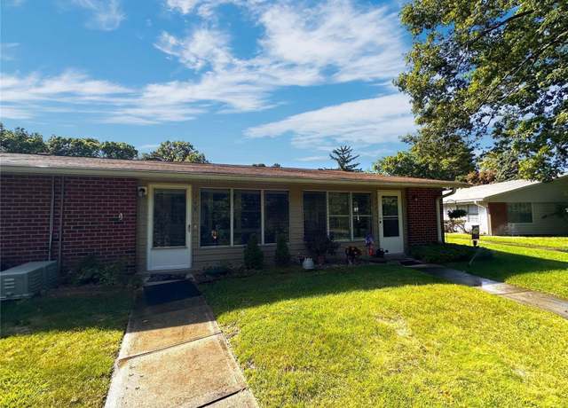Property at 36 Trent Ct Unit E, Ridge, NY 11961, 1 bed, 1 bath