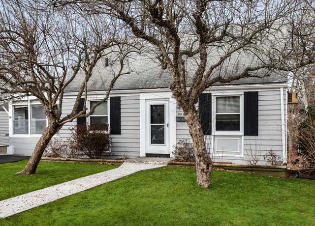 Property at 882 King St, Peekskill, NY 10566, 4 beds, 1.5 baths