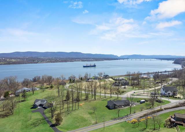 Property at 741 River Rd, Newburgh, NY 12550, 3 beds, 2.5 baths