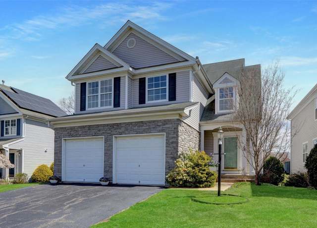 Property at 36 Kate Cir, Middle Island, NY 11953, 4 beds, 3.5 baths