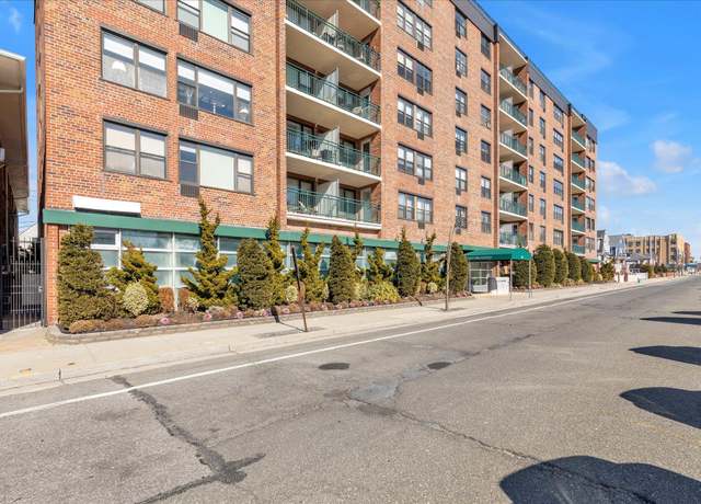 Property at 333 E Broadway Unit 1D, Long Beach, NY 11561, 3 beds, 2 baths