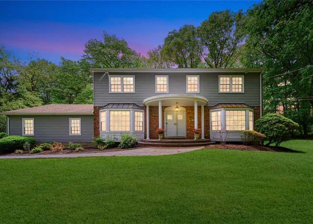 Property at 47 Woodland Dr, Oyster Bay Cove, NY 11771, 5 beds, 3.5 baths