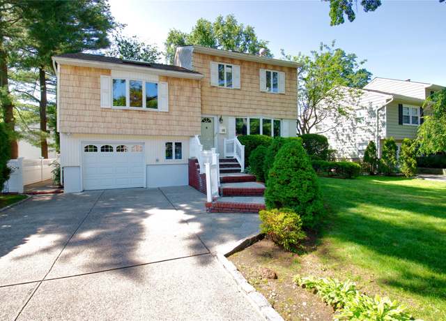 Property at 172 Brook St, Garden City, NY 11530, 4 beds, 2 baths