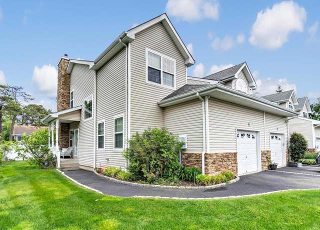 Property at 35 Terrace Ln #35, Patchogue, NY 11772, 4 beds, 3 baths