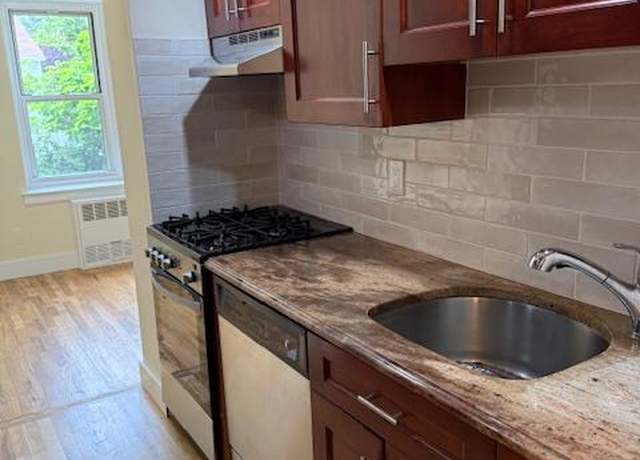 Property at 250 W Merrick Rd Unit 2R, Freeport, NY 11520, 2 beds, 1 bath