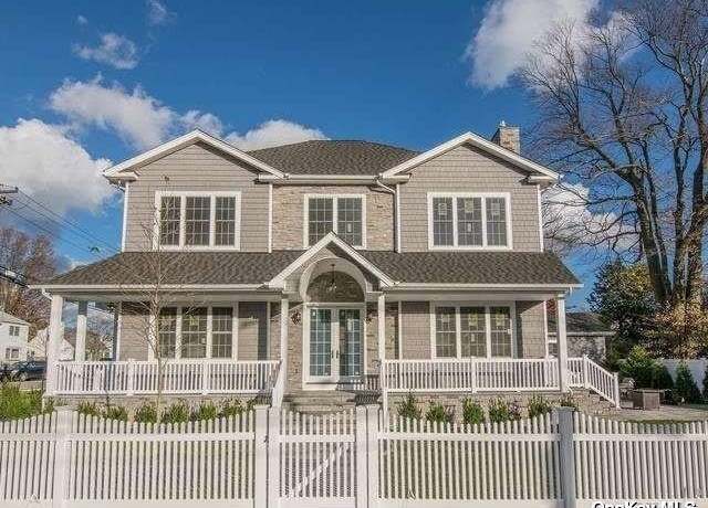 Property at 2 Seaman Rd, Glen Cove, NY 11542, 3 beds, 2.5 baths