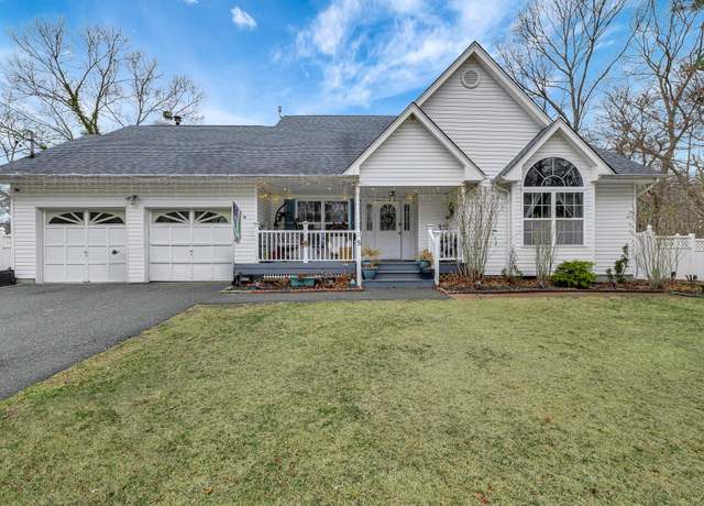 Property at 5 Adams Ln, Middle Island, NY 11953, 3 beds, 3.5 baths