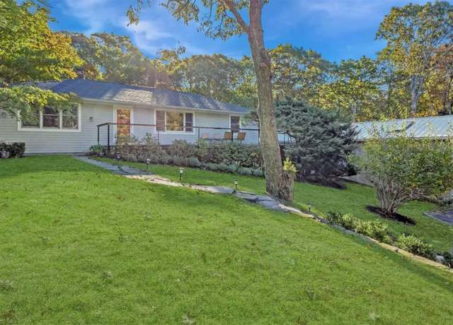 Property at 2 Captains Walk, East Hampton, NY 11937, 4 beds, 3 baths