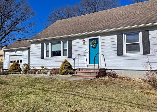 Property at 17 Dorliss Dr, Poughkeepsie, NY 12603, 4 beds, 1 bath