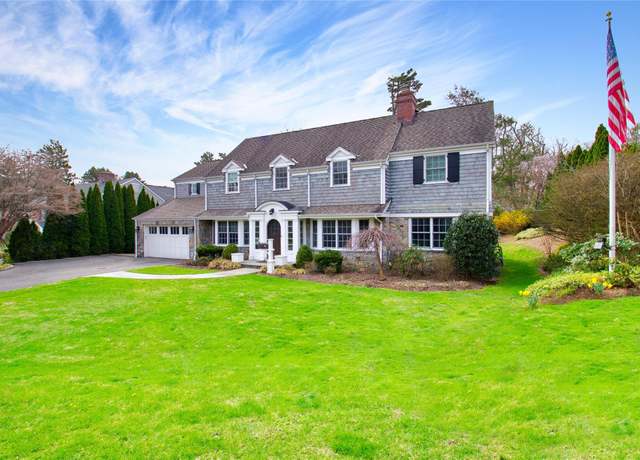 Property at 52 Northwoods Rd, Manhasset, NY 11030, 4 beds, 4.5 baths
