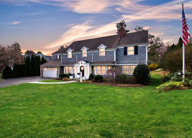 Property at 52 Northwoods Rd, Manhasset, NY 11030, 4 beds, 4.5 baths