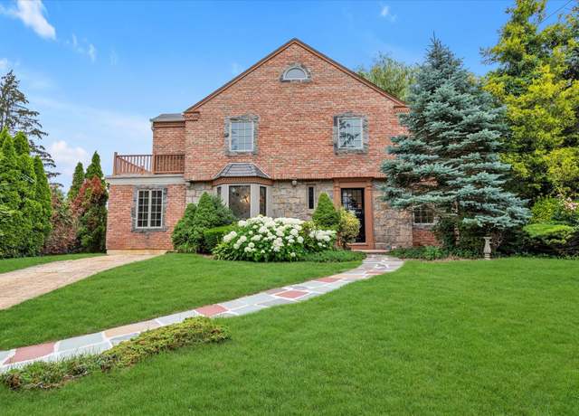 Property at 26 Vanderbilt Rd, Manhasset, NY 11030, 4 beds, 2.5 baths